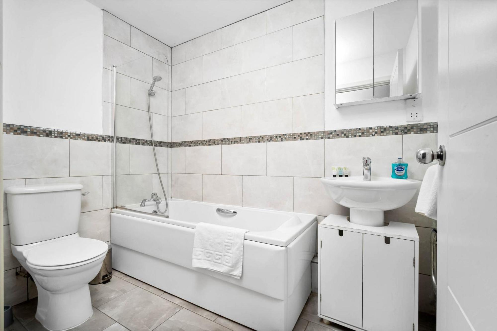 Graham 2 Bedroom, 1 Bathroom * Birmingham