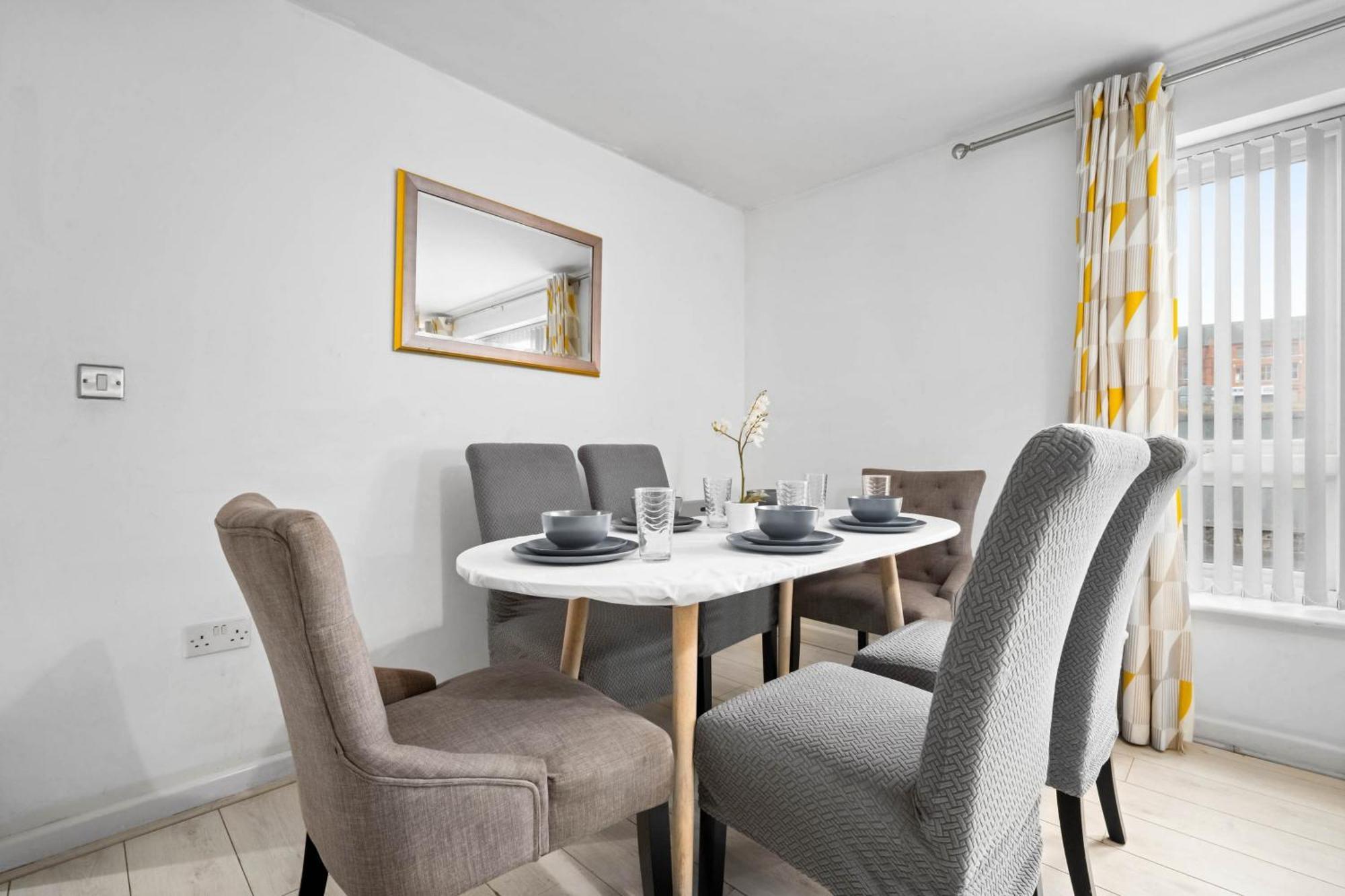Graham 2 Bedroom, 1 Bathroom Apartment *